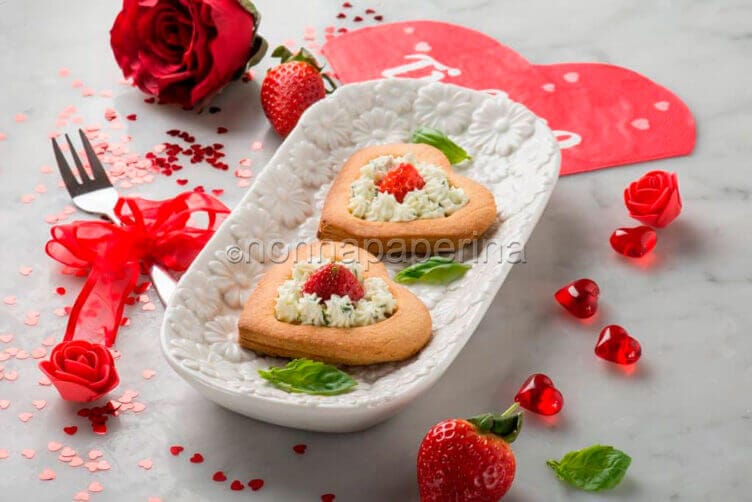 tartellette di frolla con formaggio