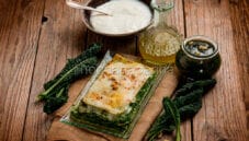 Lasagne al pesto di cavolo nero: alternativa vegetariana Lasagne al pesto di cavolo nero: alternativa vegetariana