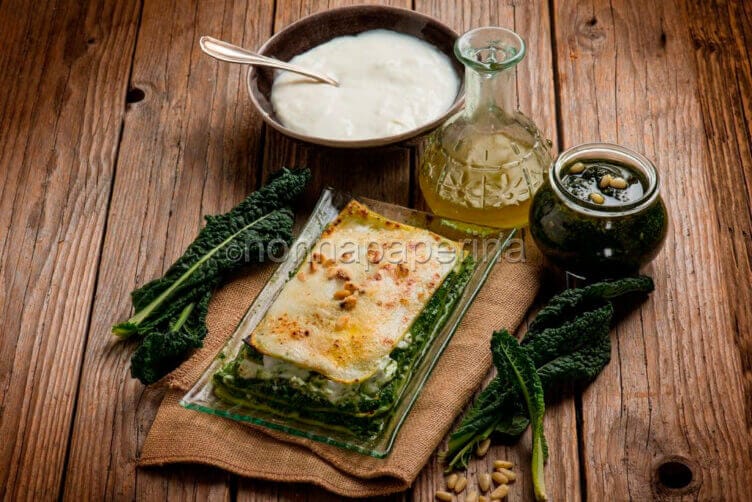 Lasagne al pesto di cavolo nero: alternativa vegetariana Lasagne al pesto di cavolo nero