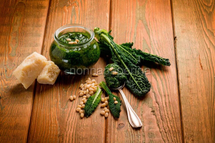 Pesto di cavolo nero: il superfood ricco di benefici Pesto di cavolo nero