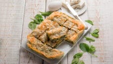 Spanakopita, una fetta di Grecia in tavola