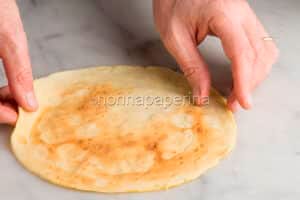 chiudere una crespella a cono