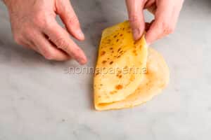 chiudere una crespella a cono