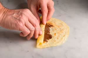 chiudere una crespella a pacchetto