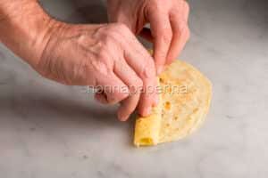 chiudere una crespella a pacchetto