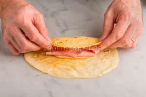 chiudere una crespella a pacchetto