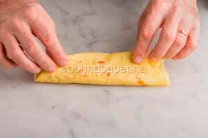 chiudere una crespella a pacchetto