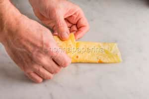 chiudere una crespella a pacchetto