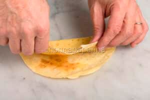 chiudere una crespella a ventaglio