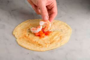 chiudere una crespella a fagottino