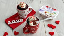 Mug cake alle rape rosse perfetta per San Valentino