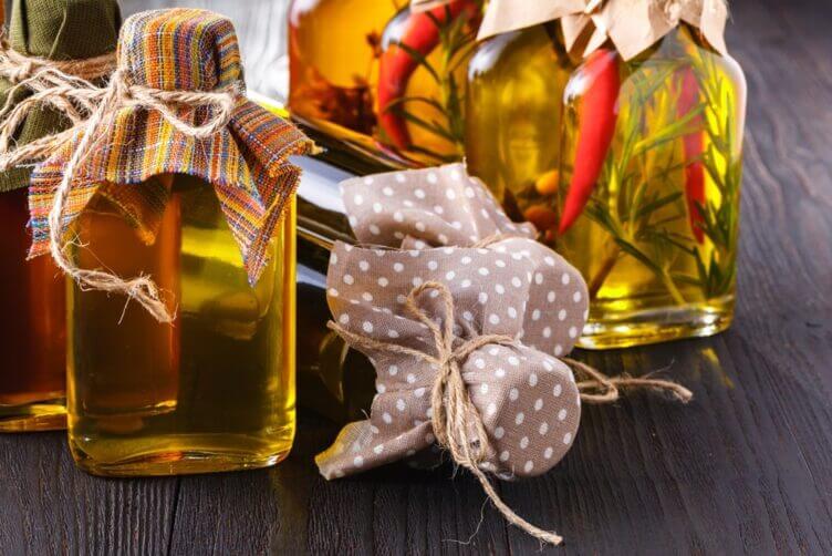 Olio di oliva aromatizzato, i segreti per prepararlo Olio di oliva aromatizzato