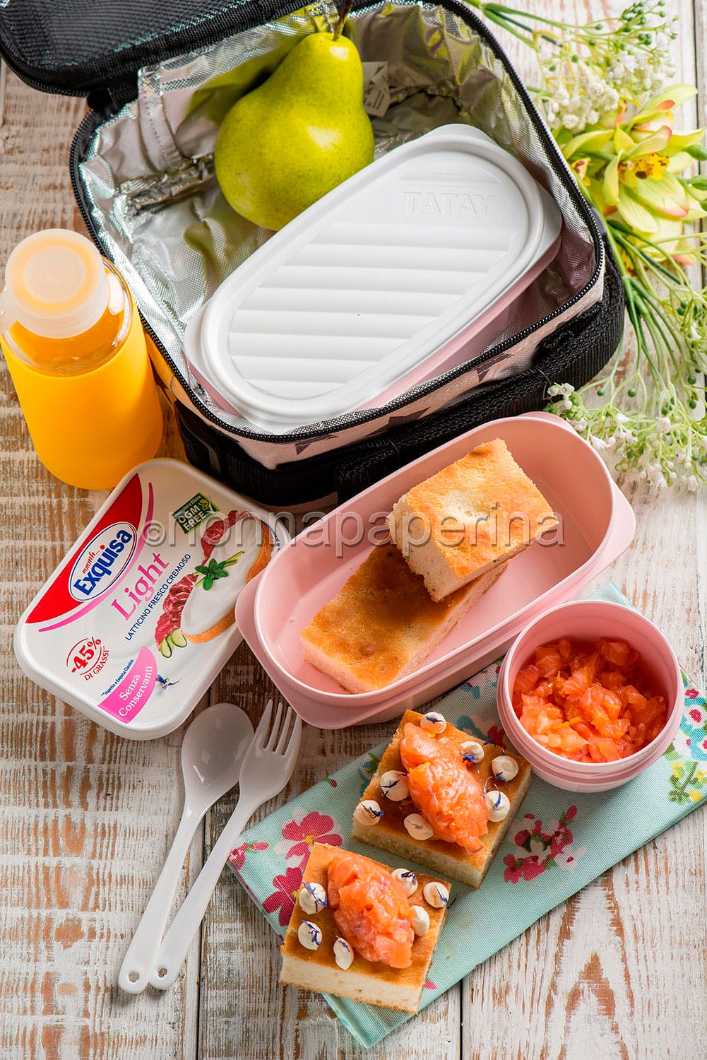 focaccia al rosmarino con tartare di salmone focaccia al rosmarino con tartare di salmone