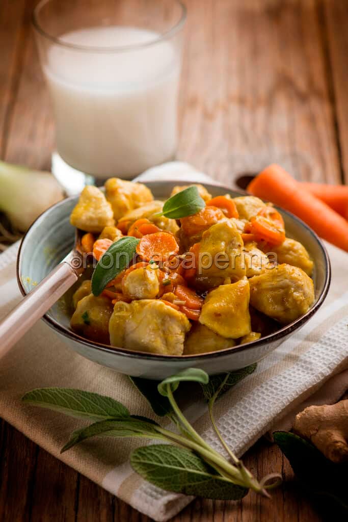 Bocconcini di pollo con latte di cocco Bocconcini di pollo con latte di cocco