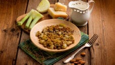 Un piatto di crumble di finocchi… un pasto nutriente! Un piatto di crumble di finocchi… un pasto nutriente!