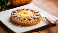 sbrisolona con crema pasticcera e ananas caramellato