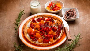 Torta salata con rotolini di peperone