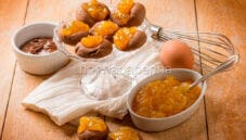 Biscotti con crema di nocciole e arancia amara