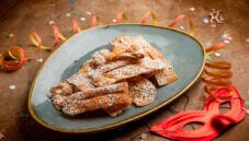 Chiacchiere con farina di grano saraceno