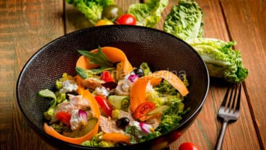 Insalata mista con fiocchi di latte