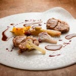 Stinco di maiale al miele: un piatto gourmet per le feste Stinco di maiale al miele: un piatto gourmet per le feste