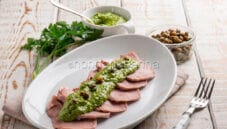 Preparare la lingua di vitello cotta a bassa temperatura Preparare la lingua di vitello cotta a bassa temperatura