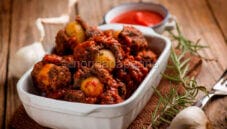 Polpette ripiene di patatine novelle.Una sorpresa Polpette ripiene di patatine novelle.Una sorpresa