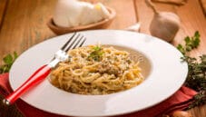 Spaghetti con burrata e mandorle: piatto pugliese! Spaghetti con burrata e mandorle: piatto pugliese!