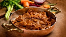 Spezzatino di vitello con cipolle: un secondo di qualità Spezzatino di vitello con cipolle: un secondo di qualità