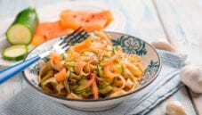Tagliatelle con zucchine e salmone: un primo piatto delicato