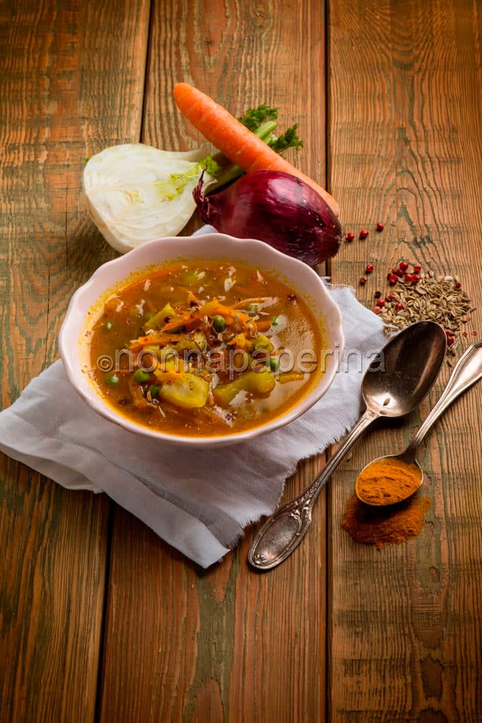 Zuppa di carote, finocchi e piselli