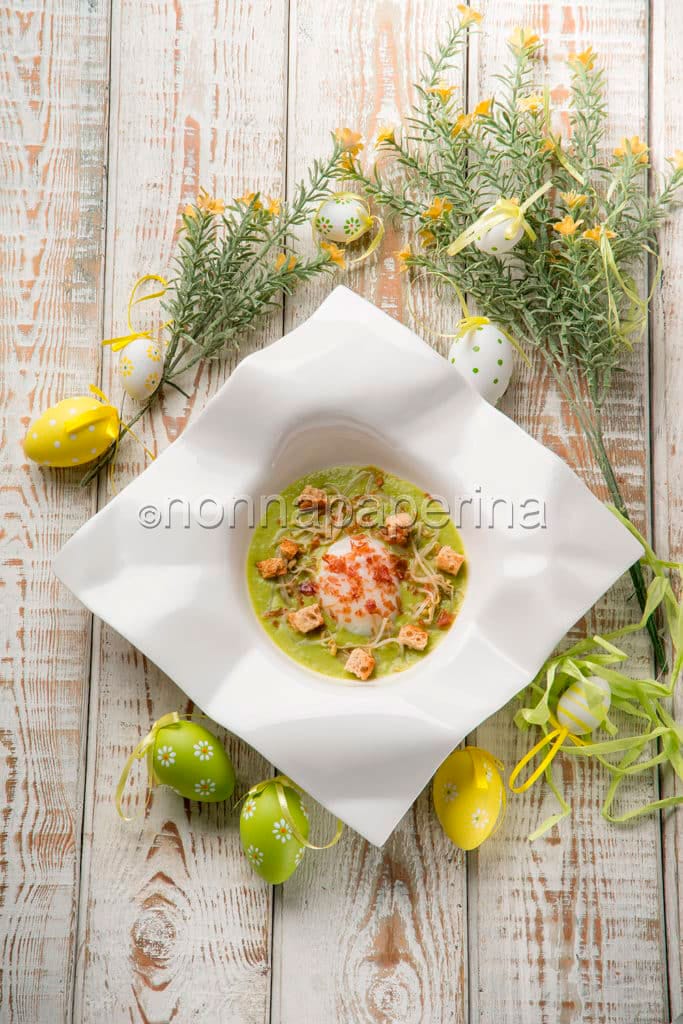 Crema di asparagi con uova in camicia
