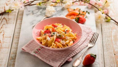 Pasta al salmone con fiocchi di latte