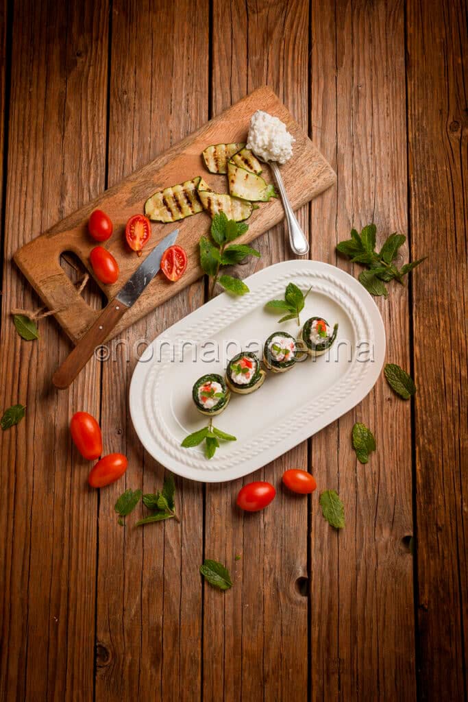 Involtini di zucchine e fiocchi di latte: