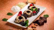 Savarin di piselli, mandorle e cioccolato