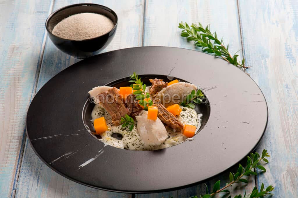 tonno di maiale, zucca e crema di mozzarella tonno di maiale, zucca e crema di mozzarella