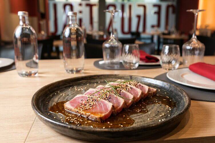 tataki di tonno con salsa ponzu e semi di sesamo - Degustibus