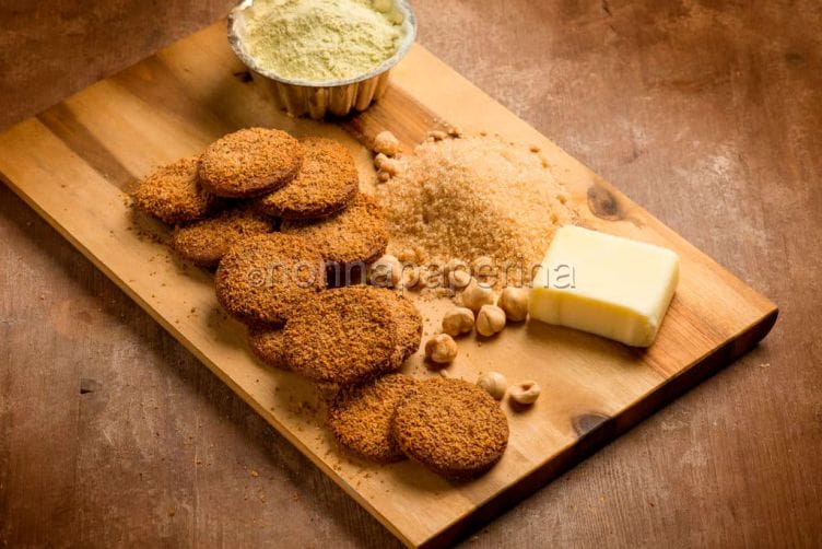 Biscotti con farina di sorgo e di piselli
