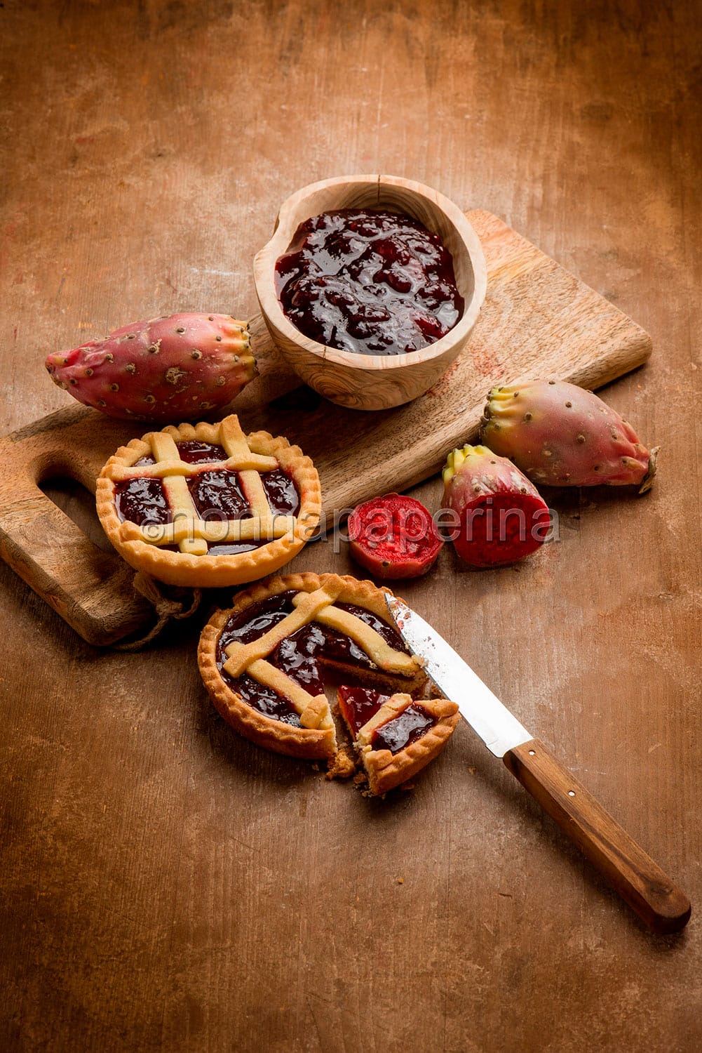 tartellette di frolla con confettura di fichi