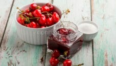 Confettura di ciliegie per iniziare bene la giornata Confettura di ciliegie per iniziare bene la giornata