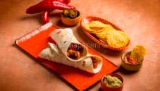 Sapori forti: Fajitas di pollo con salsa chili e guacamole Sapori forti: Fajitas di pollo con salsa chili e guacamole