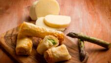 Involtini di pasta fillo con asparagi, un antipasto sfizioso