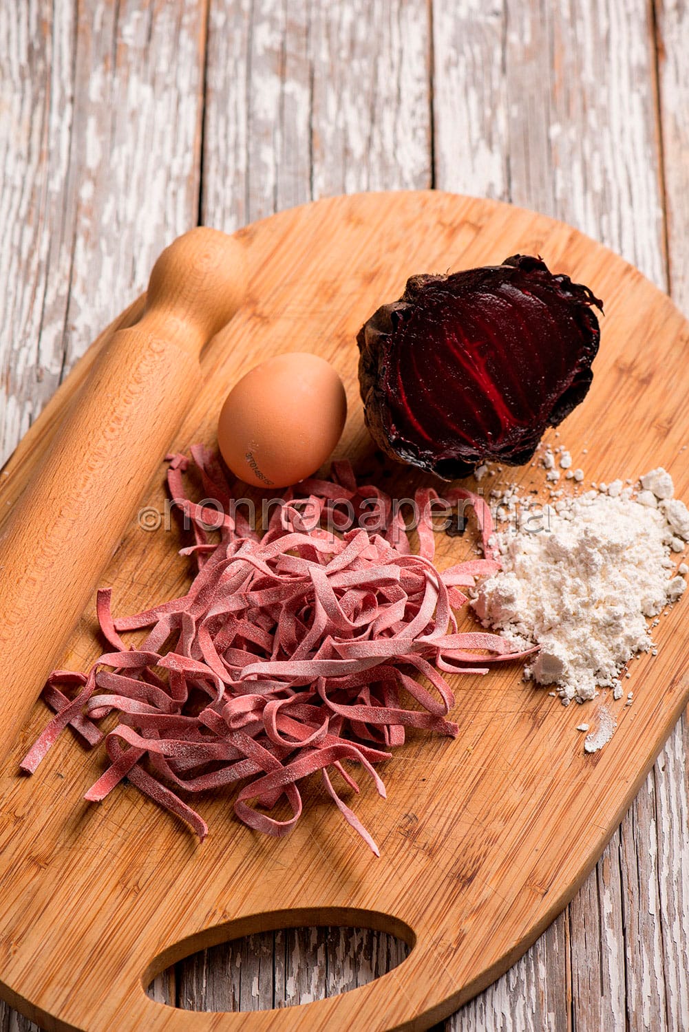 tagliatelle alla barbabietola tagliatelle alla barbabietola