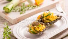 L’eleganza a tavola con i tagliolini nelle ostriche L’eleganza a tavola con i tagliolini nelle ostriche