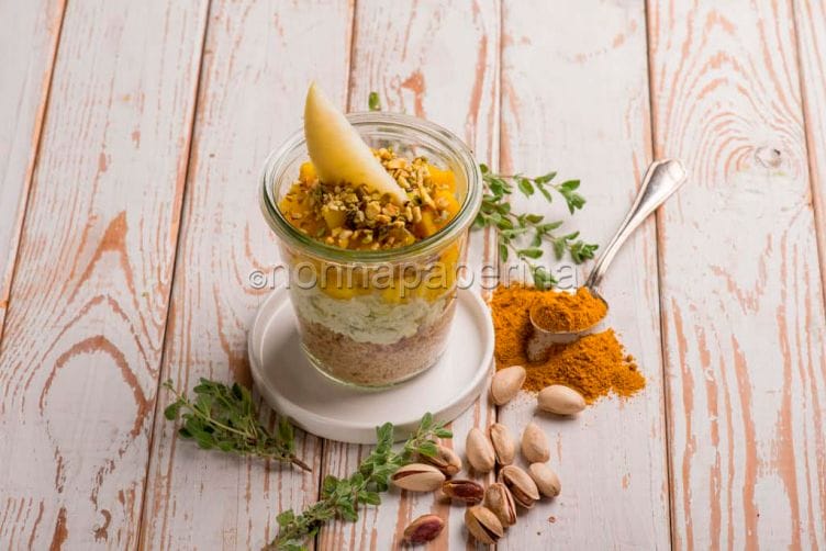 Deliziosa tortina con crema al formaggio e mele al curry tortina con crema al formaggio