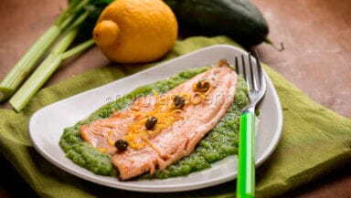 trota salmonata con salsa di cetriolo