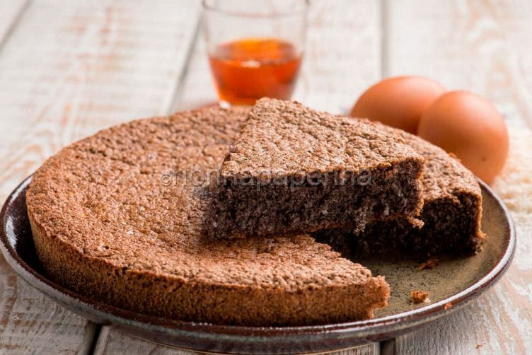 Esotica base di pan di Spagna al cocco e riso nero pan di Spagna al cocco e riso nero