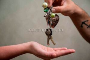 Allergia a chiavi e monete, il responsabile è il nichel Allergia a chiavi e monete, il responsabile è il nichel