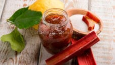 Confettura di rabarbaro: alternativa saporita e sana Confettura di rabarbaro: alternativa saporita e sana