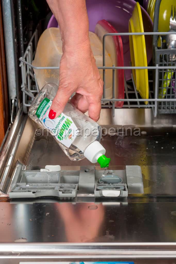 Prodotti per pulire casa e detersivi